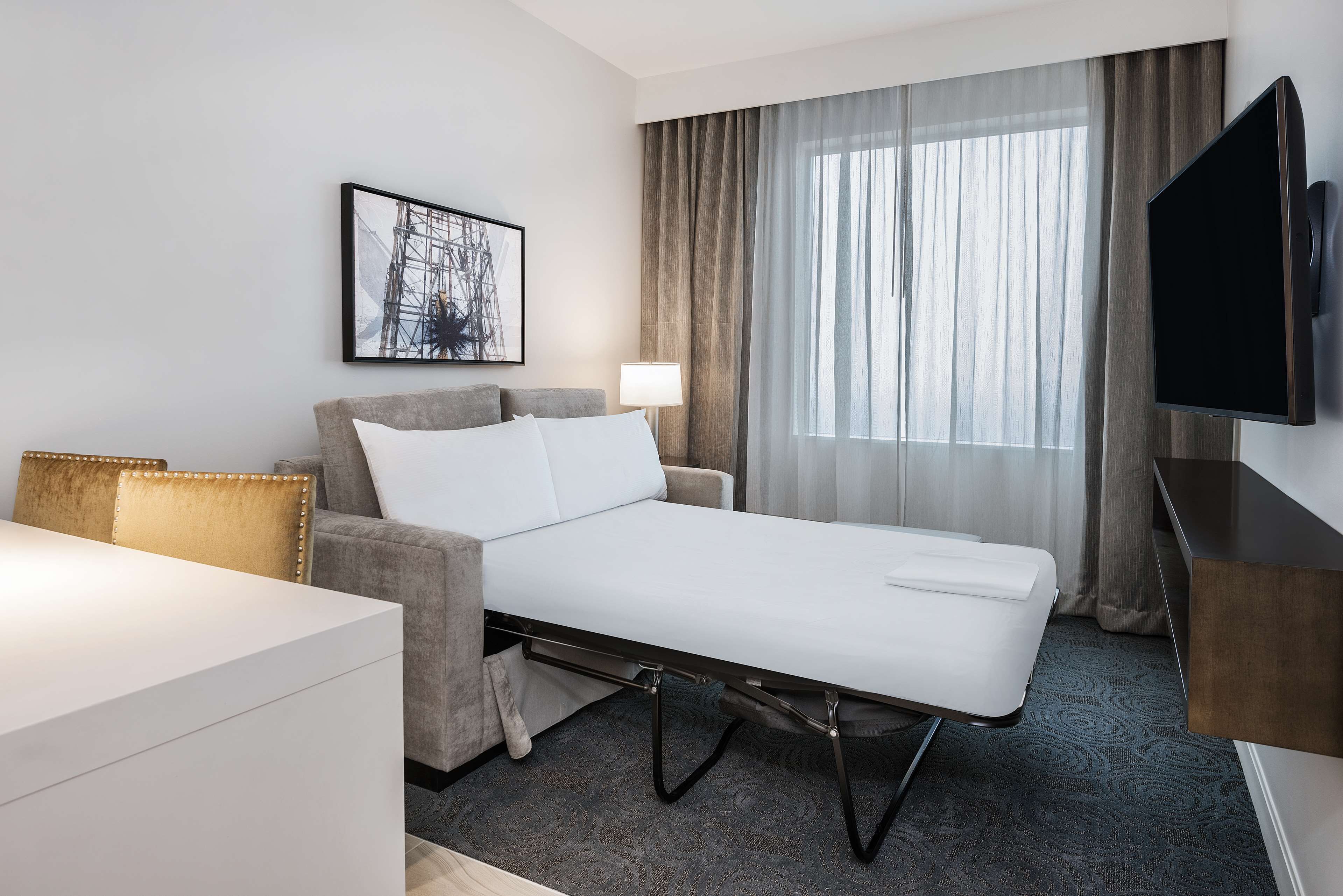 premium bedding, in-room safe, desk, laptop workspace