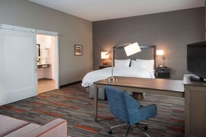 Iron/ironing board, free WiFi, bed sheets - Hampton Inn & Suites at Wisconsin Dells Lake Delton (Baraboo)