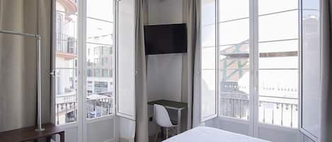 Superior Double Room | Soundproofing, free cots/infant beds, free WiFi, bed sheets