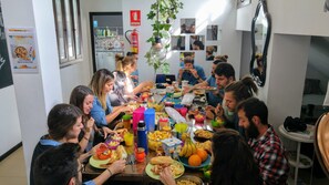 Flat-screen TV - The Lights City Rooms (Málaga)