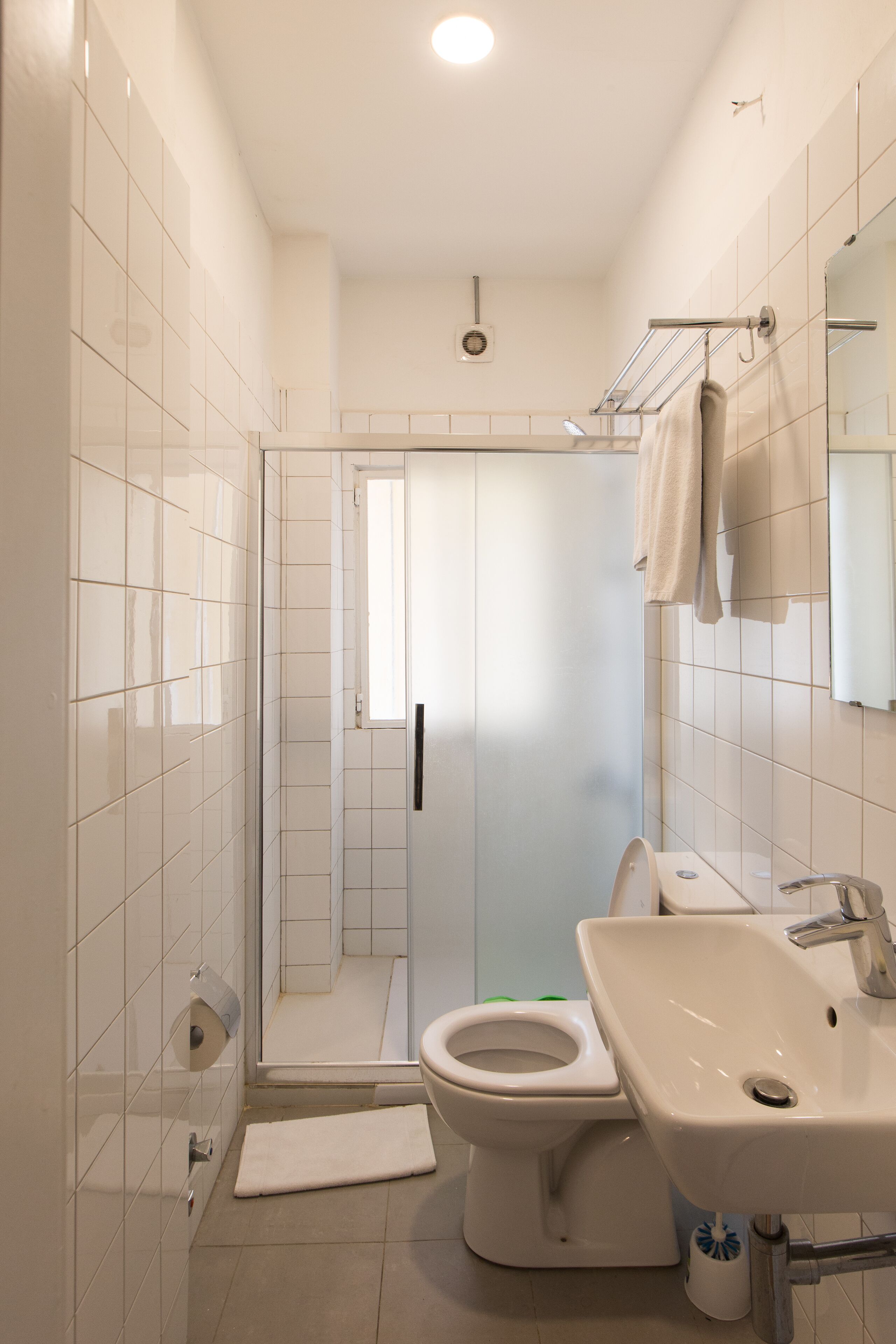 economy room, non smoking, private bathroom | bathroom | shower, free toiletries, hair dryer, towels