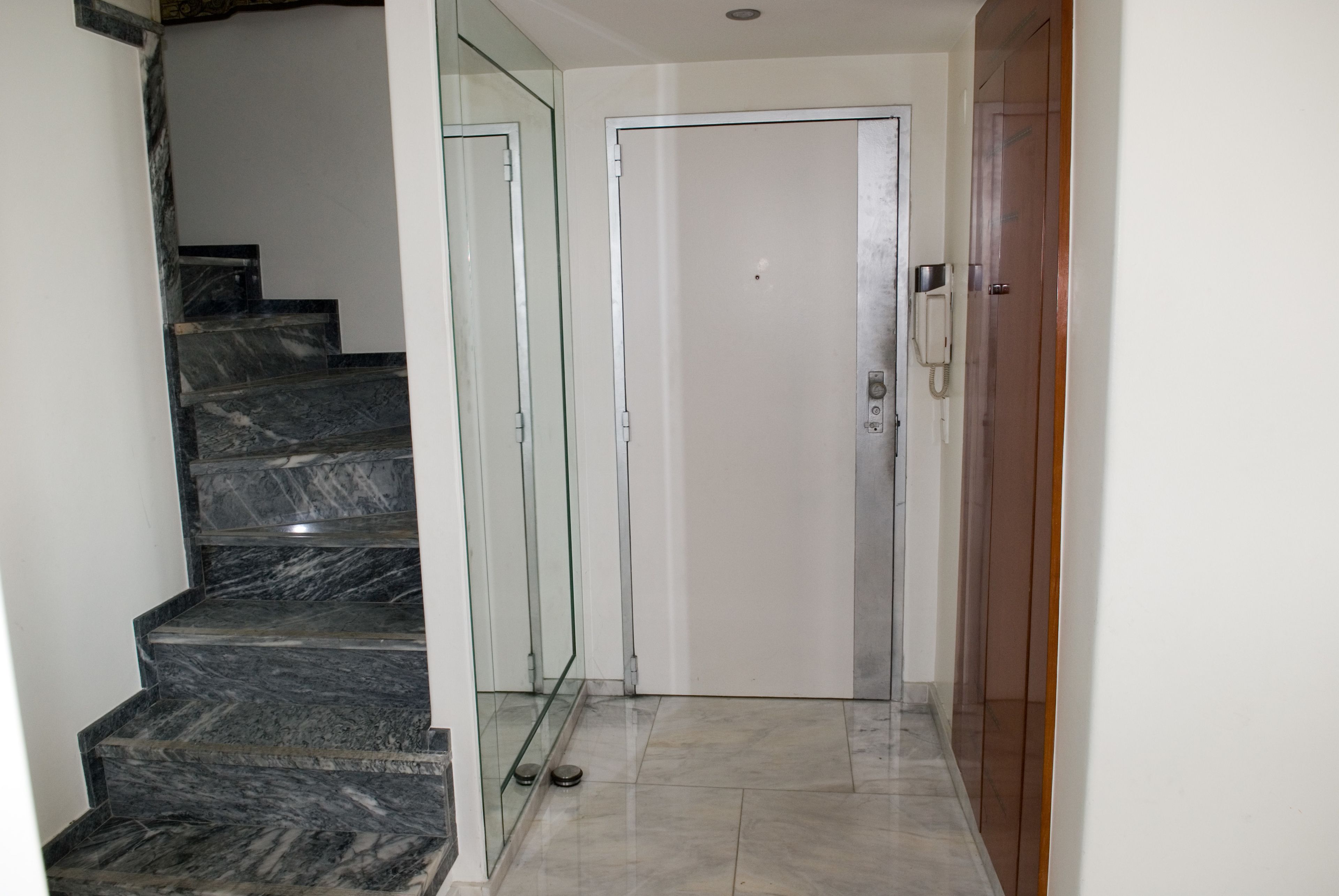 deluxe duplex, 3 bedrooms, sea view | staircase