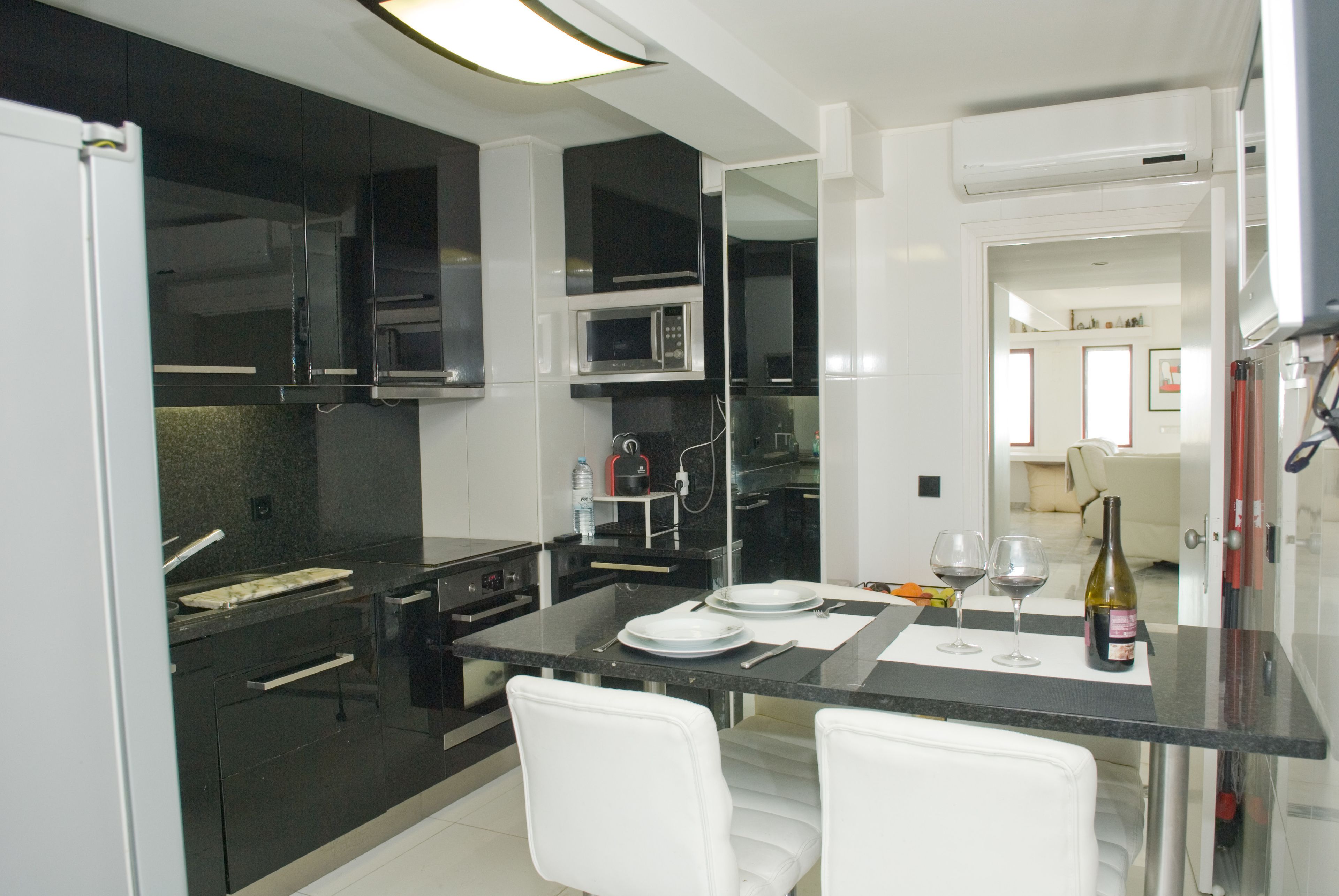 deluxe duplex, 3 bedrooms, sea view | private kitchen | full-sized fridge, microwave, oven, stovetop