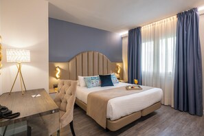 Apartment, 1 Bedroom, City View | 1 bedroom, down duvets, desk, travel cot - Palacete de Álamos Apartamentos (Málaga)