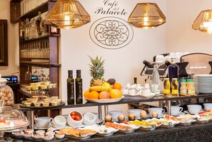 Tägliches kontinentales Frühstück gegen Gebühr
