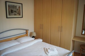 1 bedroom, free WiFi - Phoenix Park View Holiday Apartment (Dublin)