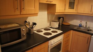 Private kitchen - Upper Dominick Street Holiday Apartment (Dublin)