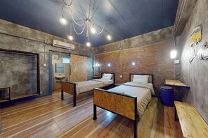 Twin Room - UJ Apartment (Chonburi)