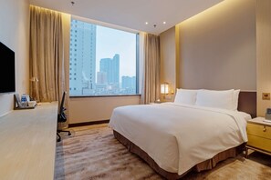 1 bedroom, premium bedding, down duvets, memory-foam beds - Hilton Shenyang (Shenyang)
