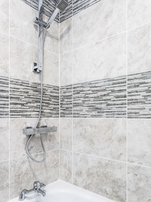 Premium Apartment, 2 Bedrooms, Beachfront | Bathroom shower