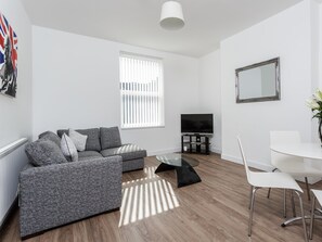 Premium Apartment, 2 Bedrooms, Beachfront | Living room