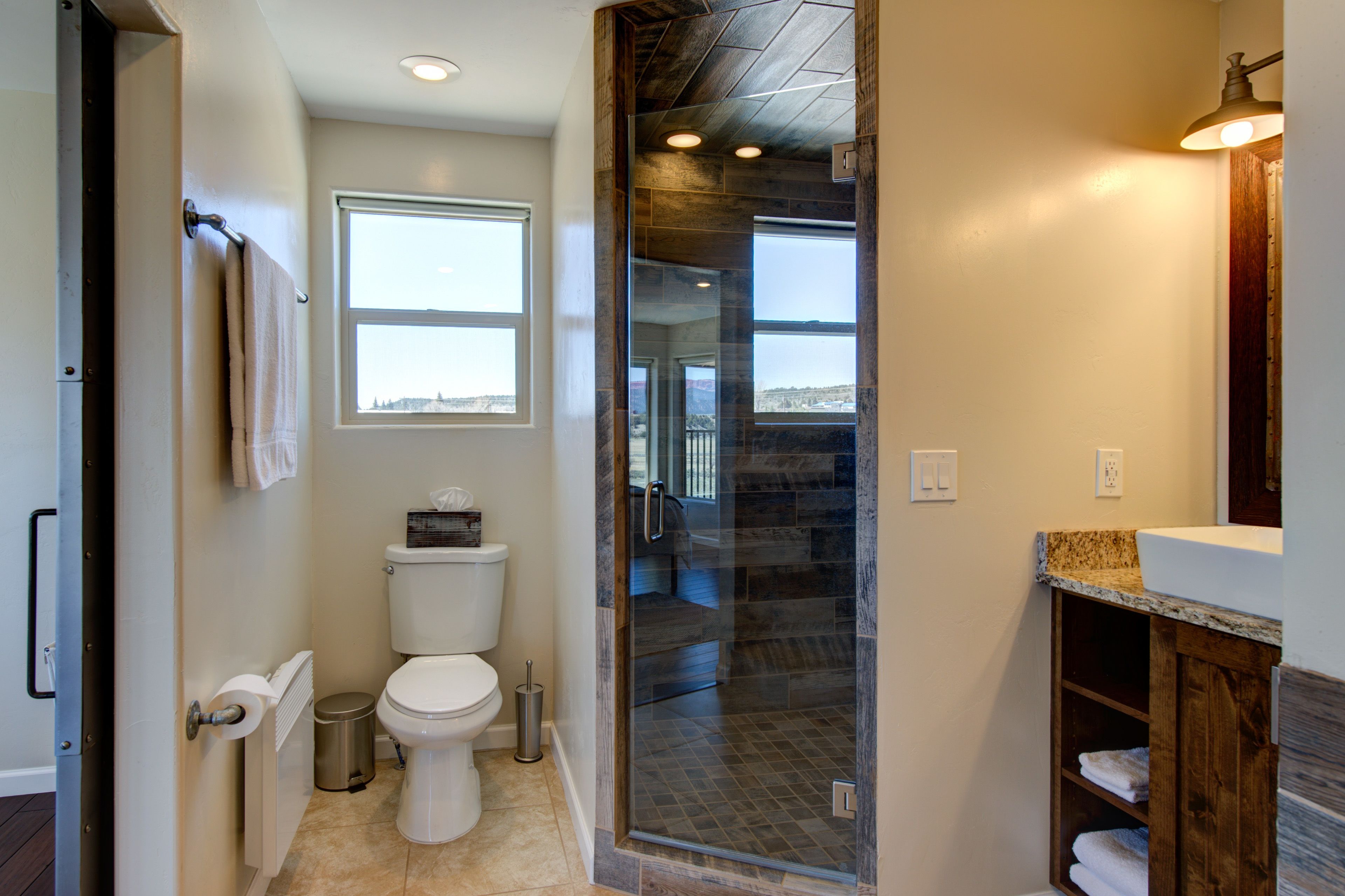Luxury House, 3 Bedrooms, River View | Bathroom | Shower, hair dryer, towels, shampoo