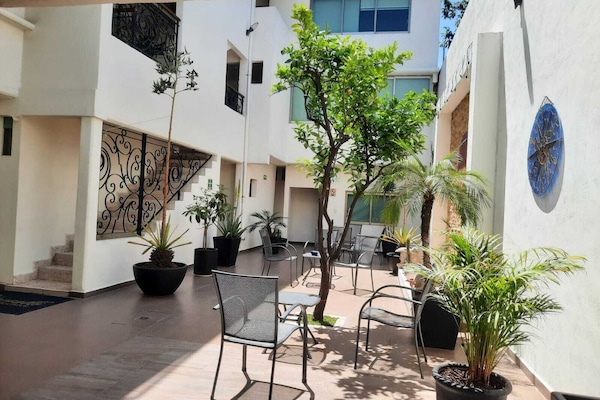 32-inch flat-screen TV with cable channels, TV