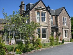 Exterior - Yann's at Glenearn House (Crieff)