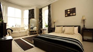 Tempat tidur bayi gratis, tempat tidur lipat/tambahan, dan Wi-Fi gratis