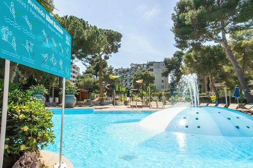 Golden Avenida Family Suites