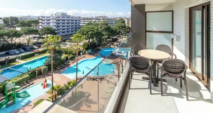 Golden Avenida Family Suites