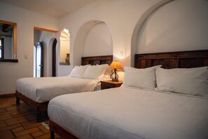 套房, 2 張標準雙人床 | 高級寢具、遮光布/窗簾、床單