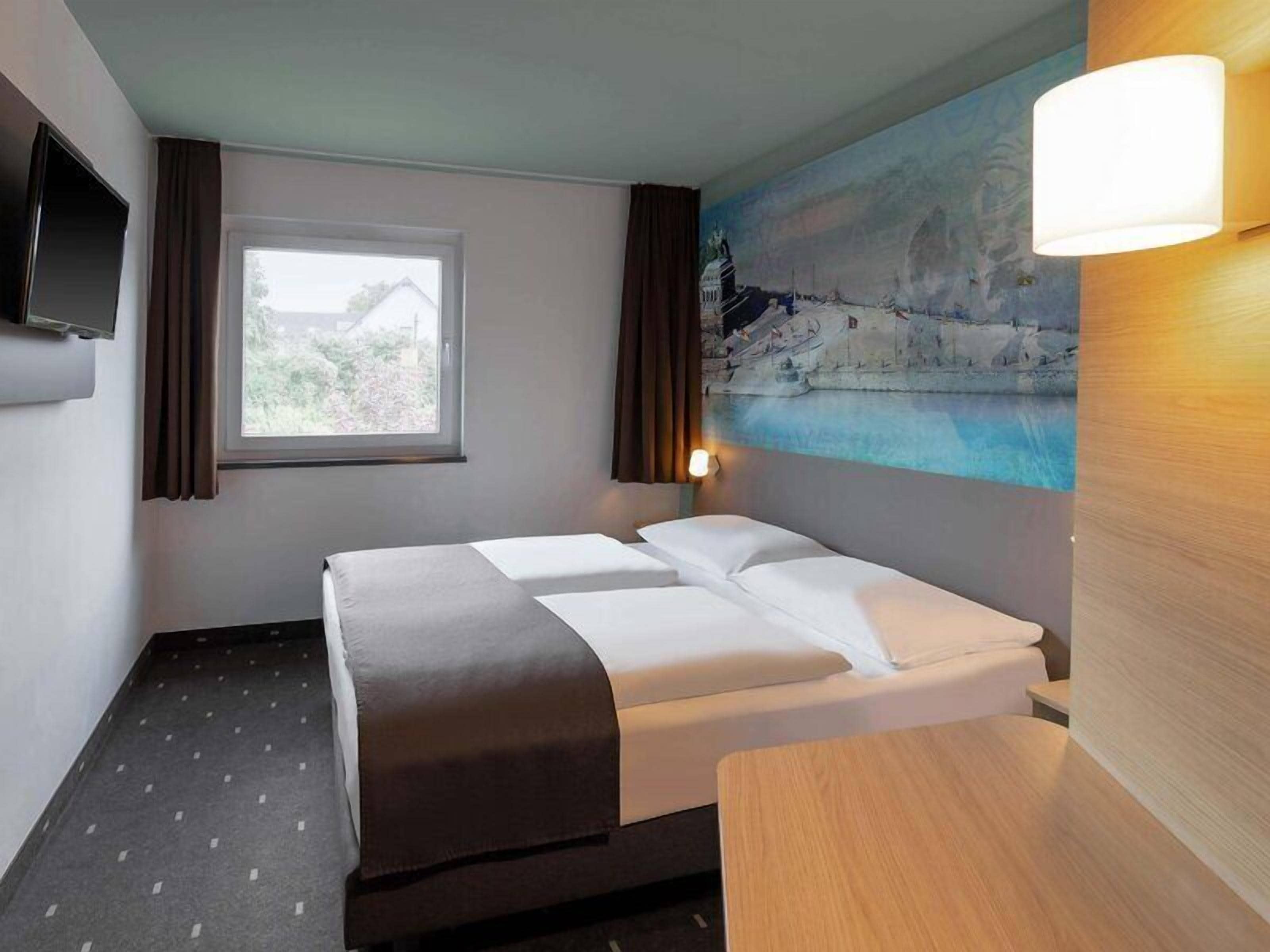 Double Room | Desk, laptop workspace, soundproofing, WiFi (free)