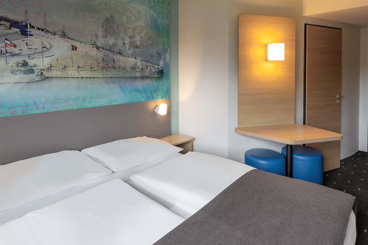 double room | desk, laptop workspace, soundproofing, free wifi