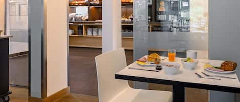 Daily buffet breakfast (EUR 13.9 per person)