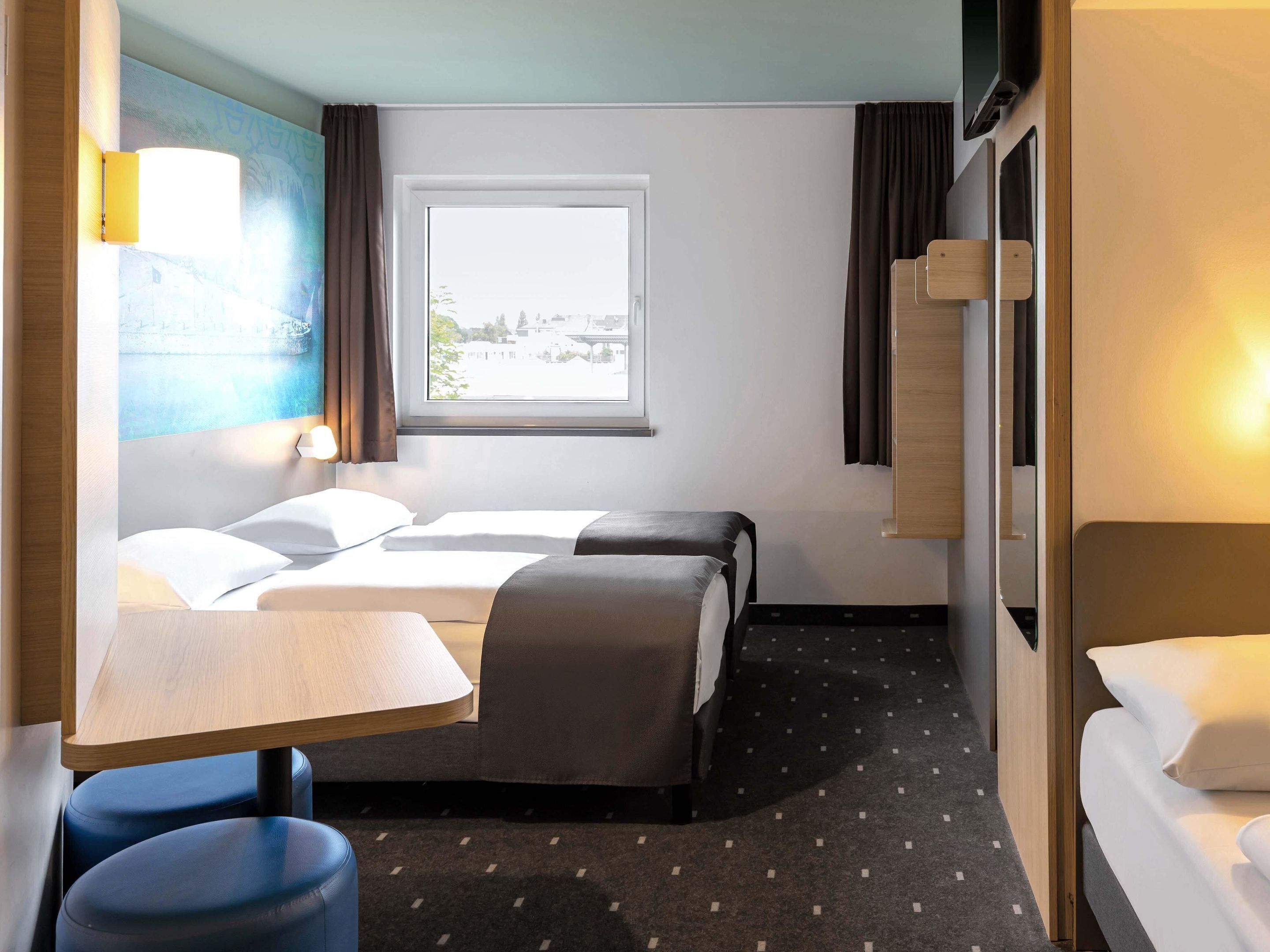 Tremannsrom | Skrivebord, skrivebord for bærbar PC, lydisolert og wi-fi (inkludert)