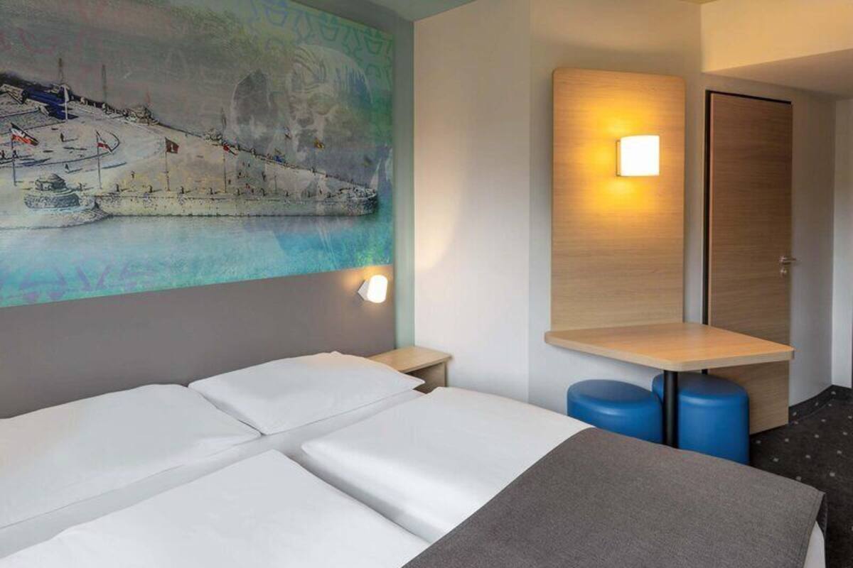 Double Room | Desk, laptop workspace, soundproofing, WiFi (free)