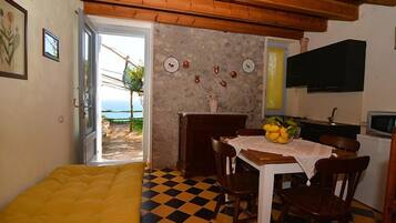 Ferienhaus (accessible by climbing 80 steps) | Wohnbereich