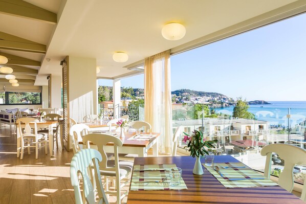 Desayuno buffet incluido todos los días