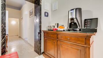 Tägliches inbegriffenes nach Wunsch zubereitetes Frühstück