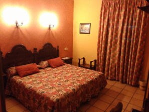 Chambre Double ou avec lits jumeaux, baignoire