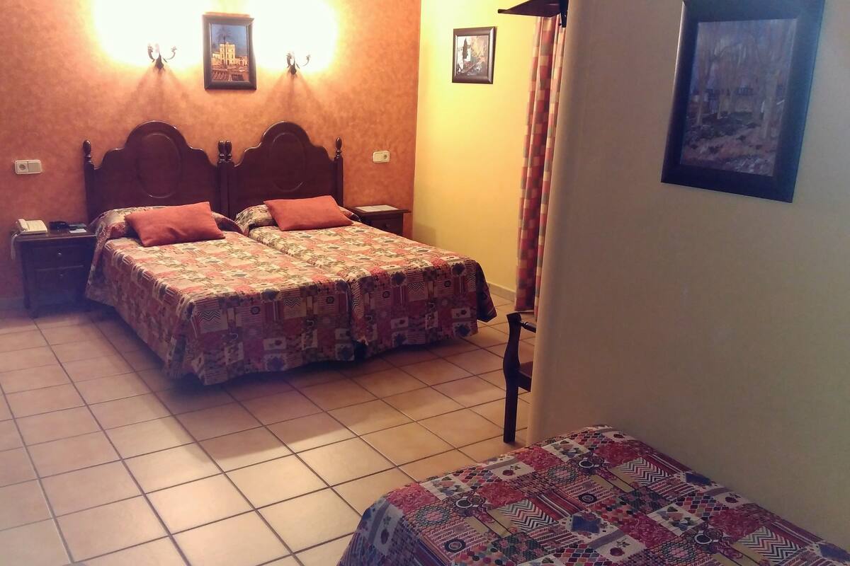 Chambre Triple, baignoire