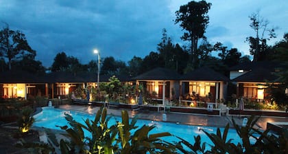 Green Tropical Village Hotel & Resort