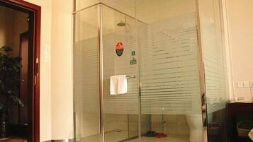 Dusche, kostenlose Toilettenartikel