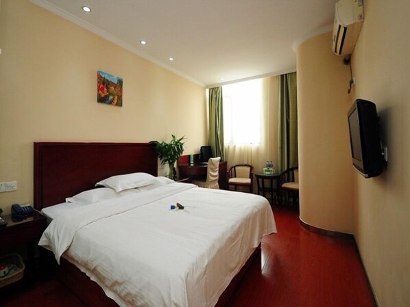 In-room safe, free WiFi