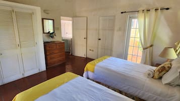 5 slaapkamers, een strijkplank/strijkijzer, gratis wifi, beddengoed