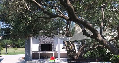 Enelani 2 huoneisto lähellä rantaa_ulkokuntosali/pöytätennis/pöytäjalkapallo