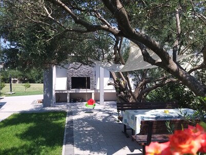 Enelani 2 apartment near the beach_outdoor gym/table tennis/table football