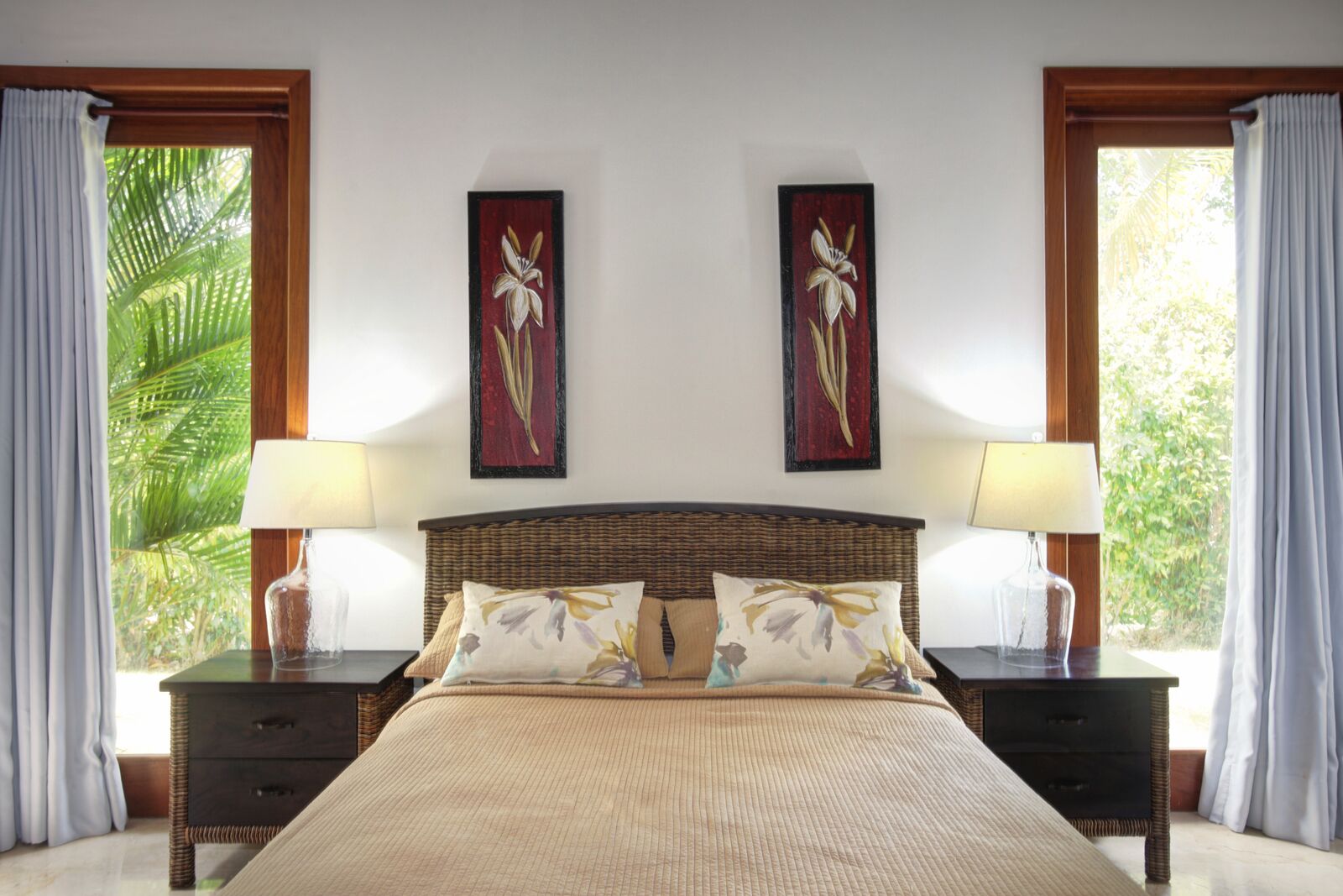 5 bedrooms, iron/ironing board, Internet, bed sheets