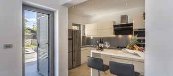 Beautiful Eco-Friendly Villa in Split – Just Steps from Marjan and the Center