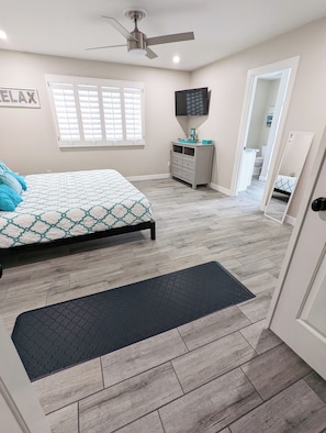3 bedrooms, desk, iron/ironing board, WiFi
