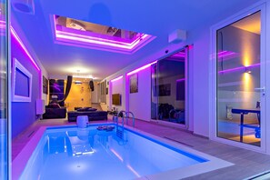 Inomhuspool och uppvärmd pool