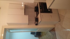 Fridge, oven, stovetop, toaster