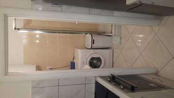 KĂŒhlschrank, Ofen, Herdplatte, Toaster