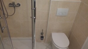 Shower, towels