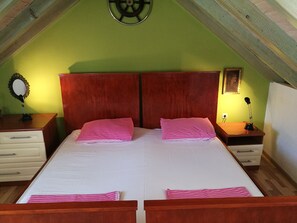 Internet, bed sheets