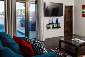 TV connectée, jeux vidéo, lecteur de DVD, livres