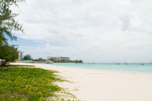Appartement moderne à deux chambres situé dans la zone historique de Bridgetown, à la Barbade