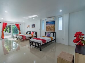 10 bedrooms, in-room safe, desk, iron/ironing board