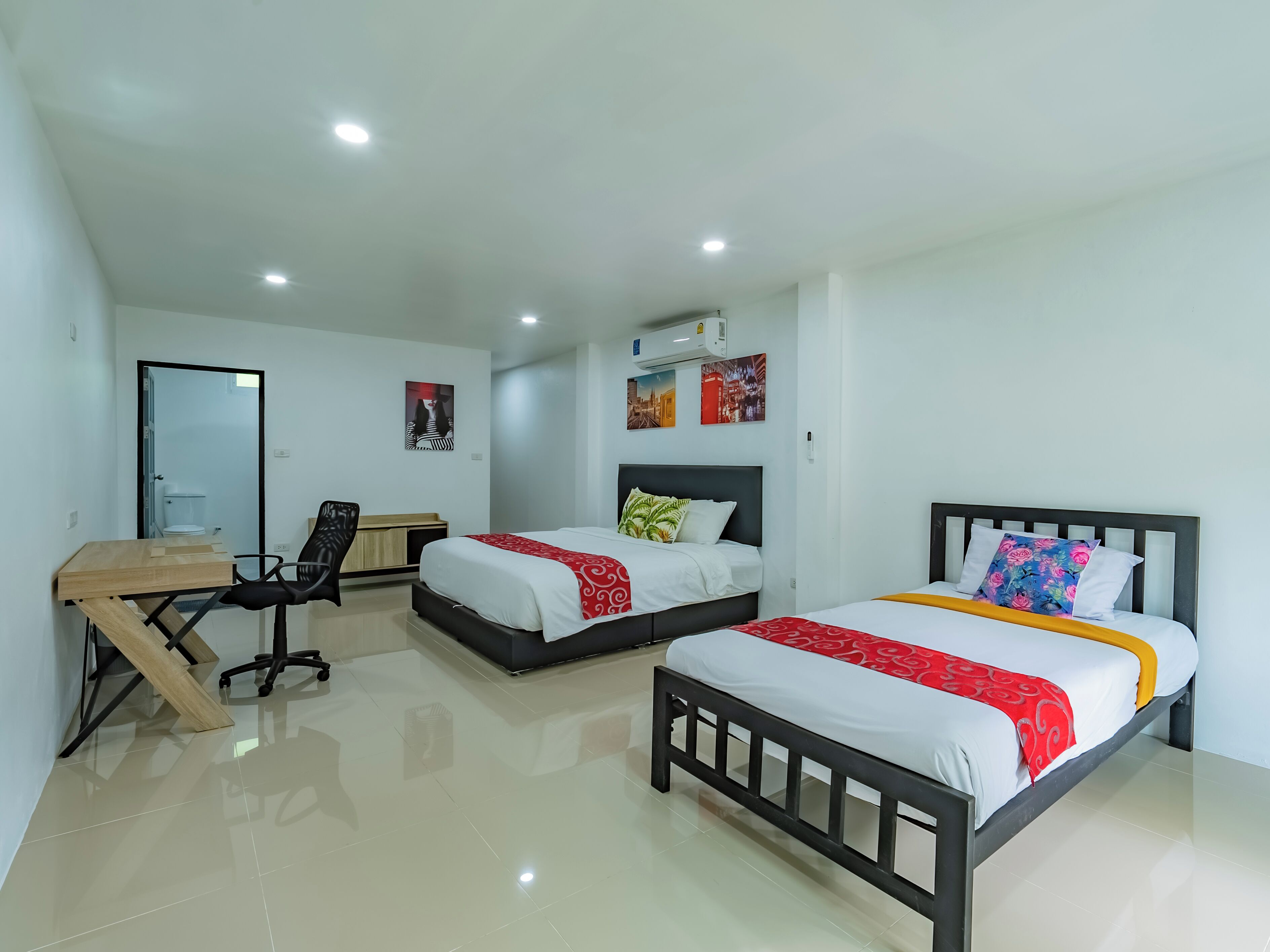 10 habitaciones, caja de seguridad en la habitación y escritorio 